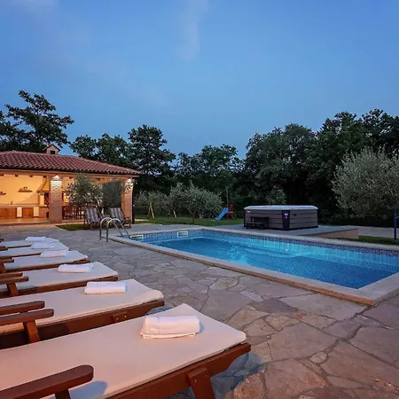 Villa Vranici Semesterbostad *